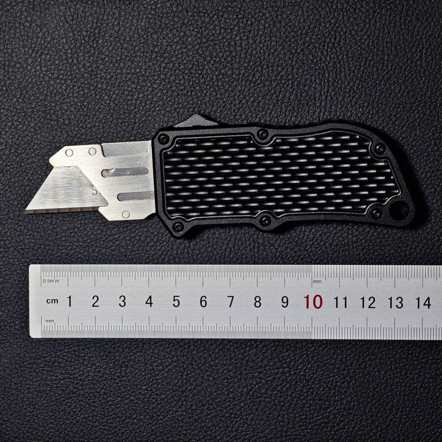 Caressolove Automatic Utility Knife, Green Razor Blades Pocket Knife, Box Cutters Retractable Heavy Duty, Premium Safety Push Button Knife with 5PCS Blades