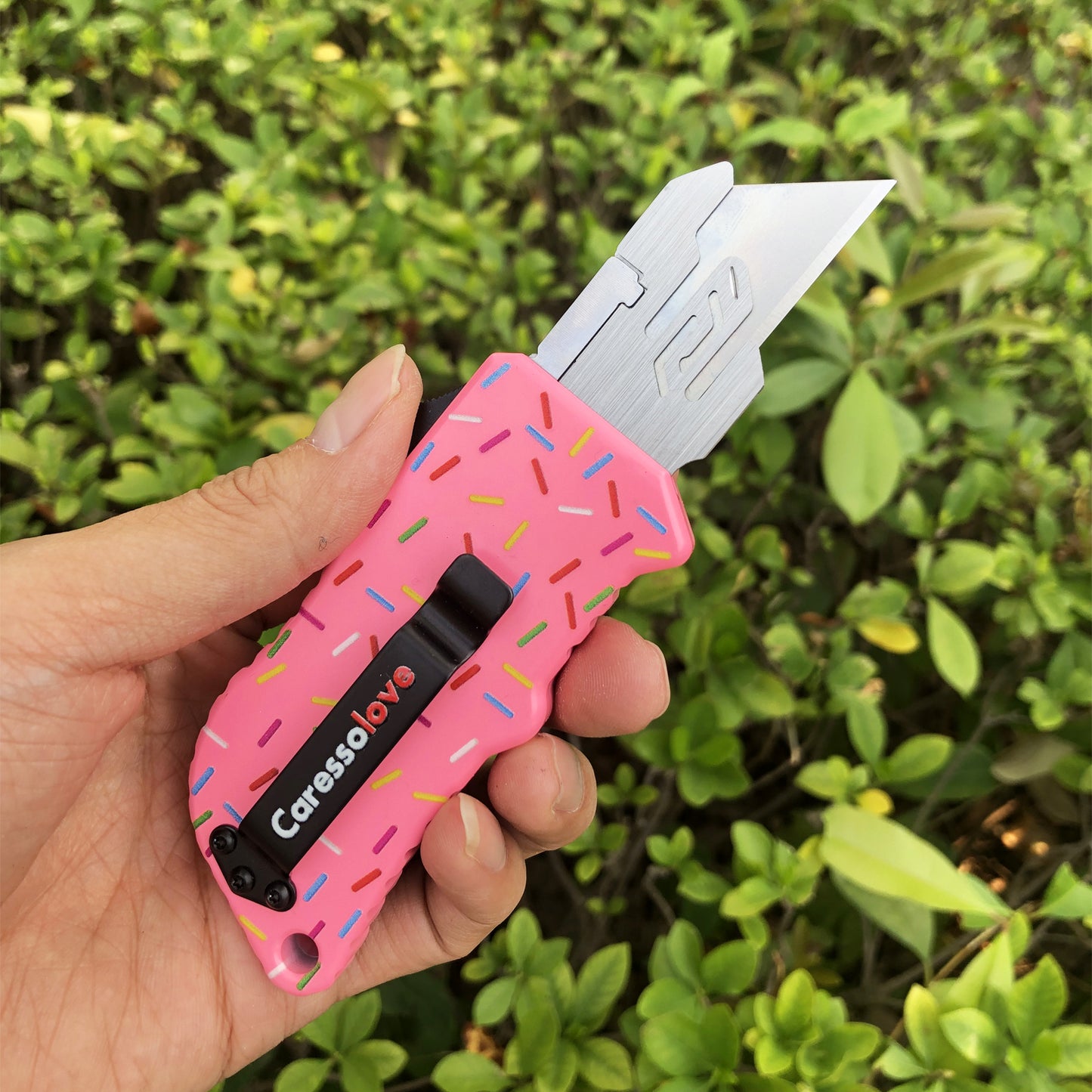 Caressolove Pink Automatic Utility Knife, Safety Heavy Duty Auto Retractable Box Cutter, Replaceable Razor Blade Knives